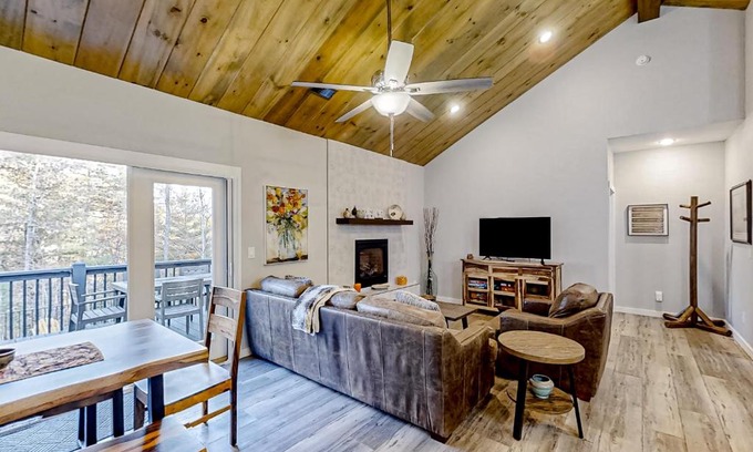 Tarheel House | Holly Hill