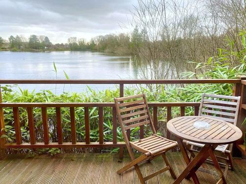 York House | Holly Lodge 14 Hot Tub
