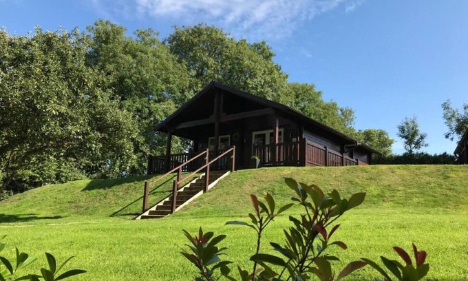 Leigh upon Mendip Cabin | Hollybush Lodges