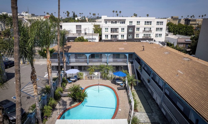 Little Armenia Hotel | Hollywood City Inn