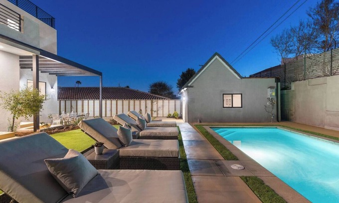 Los Feliz House | Hollywood Dream House with pool