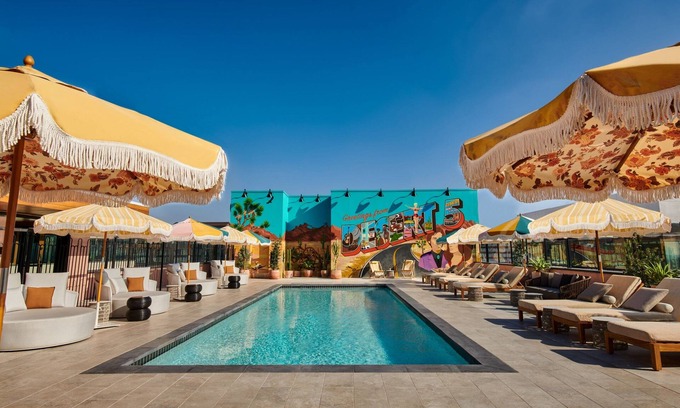 Hollywood Hotel | HOLLYWOOD VOLUME, a Tribute Portfolio Hotel