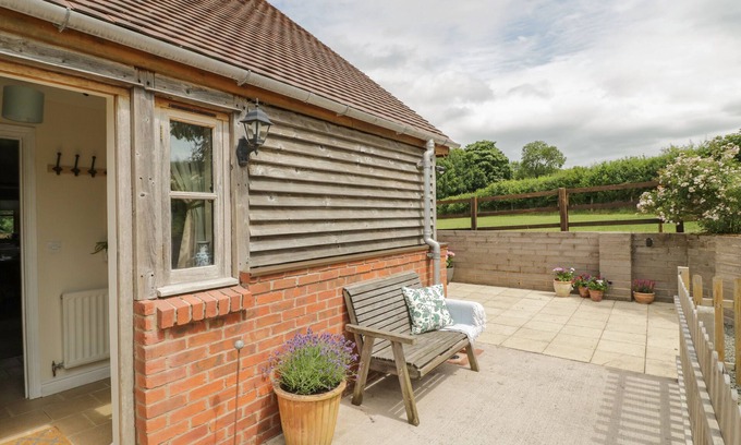 Pudleston Cottage | HOLMER FARM, pet friendly in Leominster