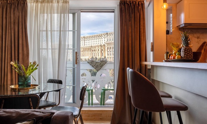 Bucharest City-Centre Apartment | Holt - Bagheera and Mowgli