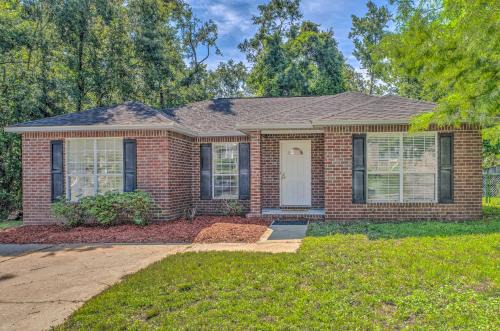 North Northwest Pensacola House | Home 10 Mi to Downtown Pensacola Pets Welcome!