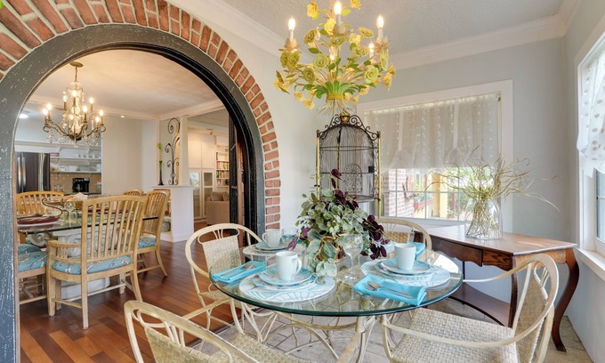 Mount Dora Cottage | Home 2 Mi to Dtwn Mt Dora w/Shared Hot Tub!