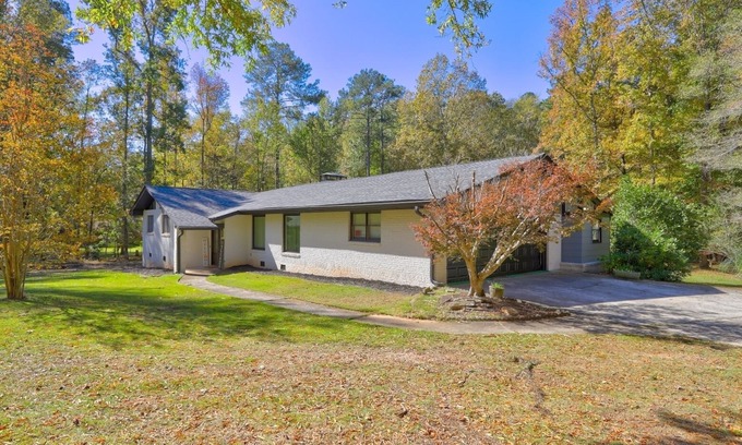 Fayetteville Other | Home away from home minutes from downtown Fayetteville and Pinewood Studios.