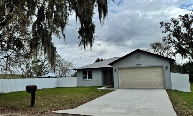 Thonotosassa House | Home Away From Home in Thonotosassa