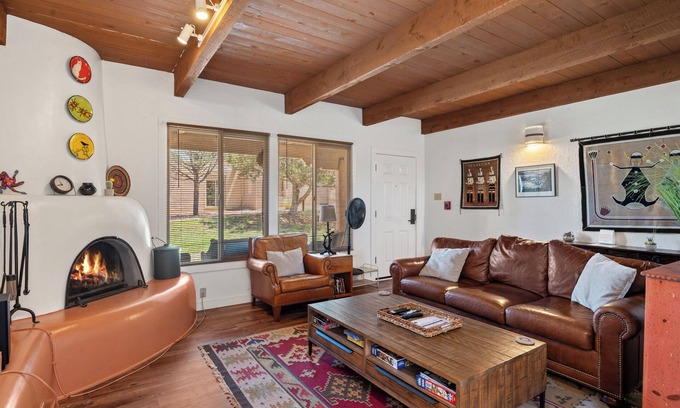 Northeast Santa Fe Hotel | Home Away From Home at Old Fort Marcy on the Hill Above Downtown