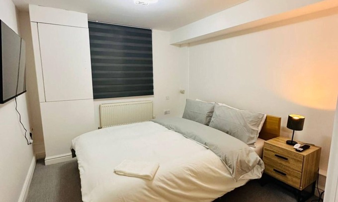 Derby Apartment | Home Away From Home- City Centre Gem