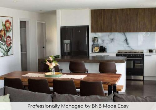 Dubbo House | Home Away From Home - Contemporary Sophistication
