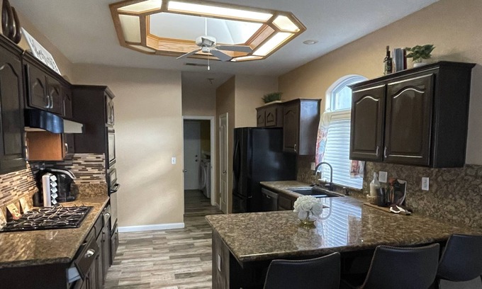 Fresno House | Home away from home: Family friendly with comfy beds and a relaxing atmosphere