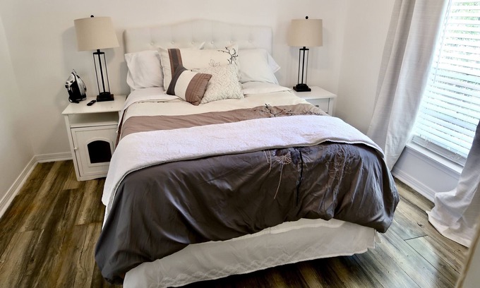 Mobile House | Home Away From Home nestled in the Heart of West Mobile