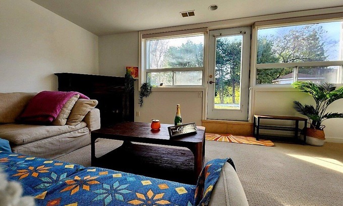 North York House | Home away from home, Prime Spot, Memorable Stay