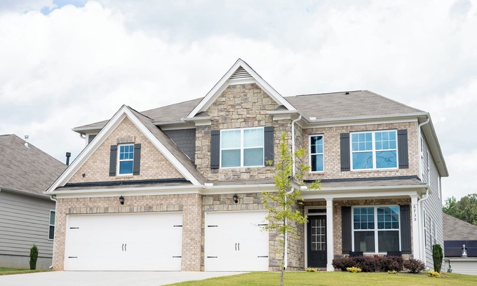 Cliftondale House | Home away from home that's 15 minutes from airport and 25 minutes from Midtown