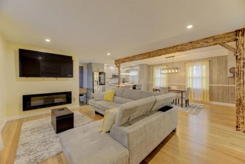 Eau Claire House | Home Away From Home