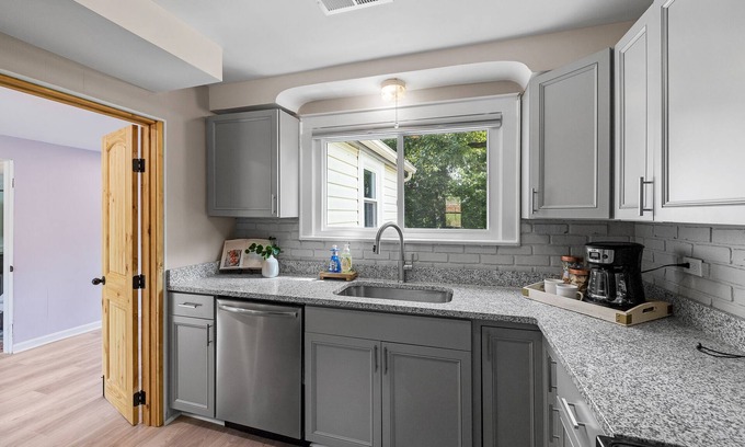 East Ridge House | Home Away from Home: Luxe Mid-Term Rental in Chatt