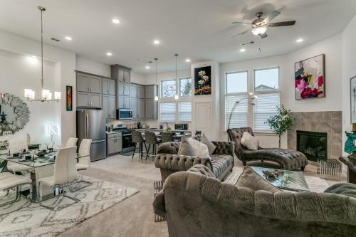 Lewisville Apartment | Home away from home