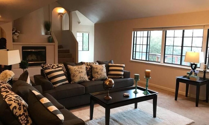 Three Rivers House | Home away home . Near sequoia National Park