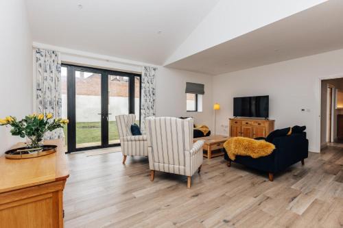 Cuddesdon House | Home Farm Holiday Homes - Sleeps 26
