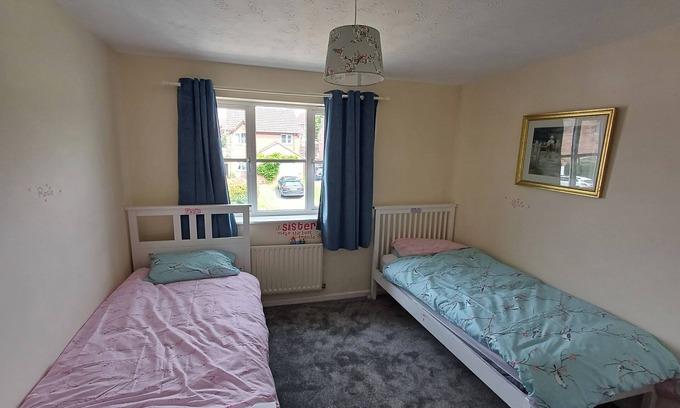 Uttoxeter House | Home From Home