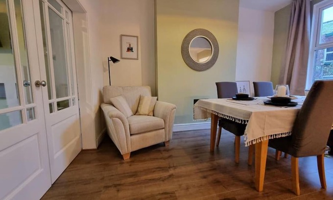 Liverpool Apartment | Home from Home Liverpool - Entire Home