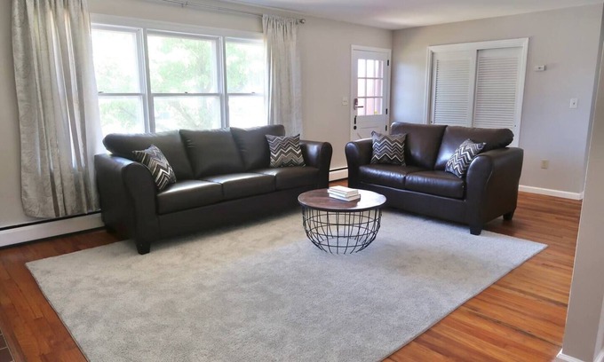 East Texas House | Home in Allentown | Dorney Park | 3 Bedroom