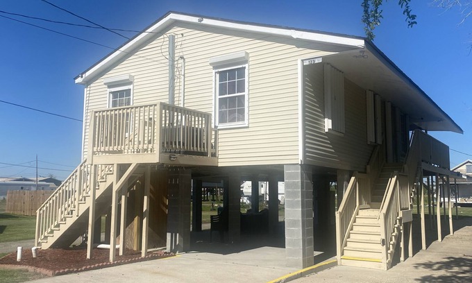 Barataria House | Home in Barataria, Relax with the whole family at this peaceful place to stay.