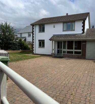 Bideford House | Home in Buckland Brewer near Bideford