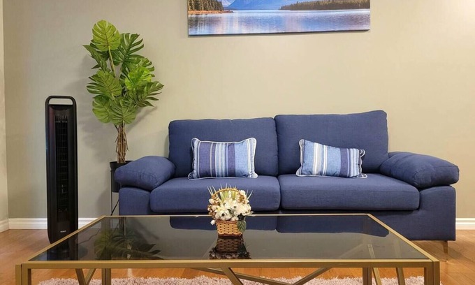 North Central Edmonton Apartment | Home in Downtown Edmonton - 2 Beds & Office Spacen