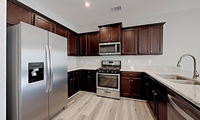Fairburn House | Home in Fairburn!