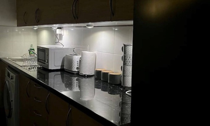 Levenshulme Apartment | Home in Levenshulme, Manchester