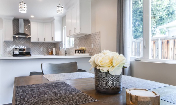 Altadena House | Home in Pasadena - Rose Bowl