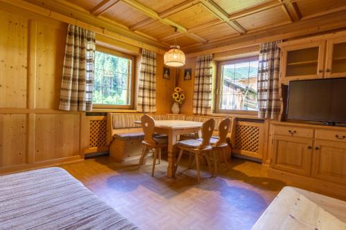 Racines Apartment | Home in the Alps