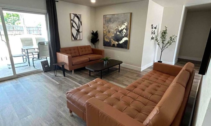 Fresno House | Home in the City: 4BR Fresno Retreat