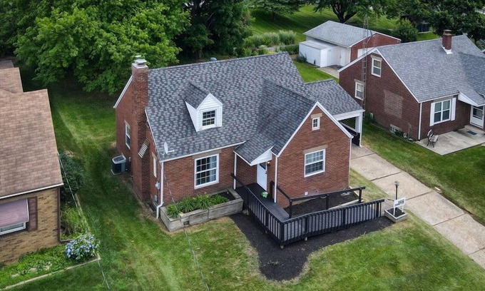 Canton House | Home of Champions: HOF Village Comfort