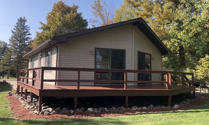 Hayward House | Home on the Lake AND Snowmobile/ATV Trails