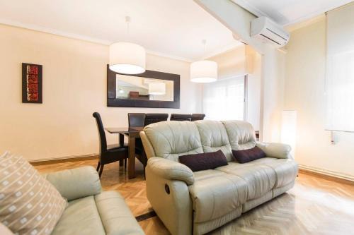 La Latina Apartment | Home & Private Terrace WIFI + AIRCON
