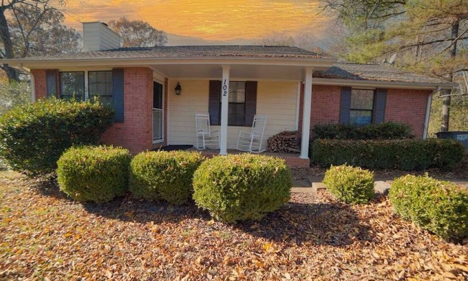 Goodlettsville House | Home surrounded by Nature super Cozy and Convenient to Nashville