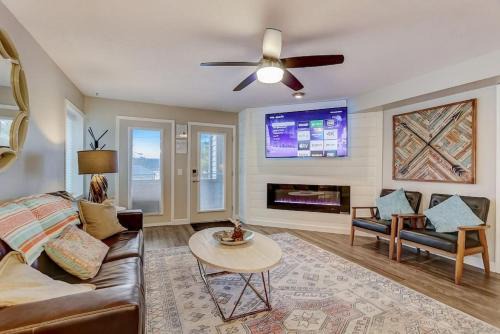 Lake Delton Apartment | Home Sweet Getaway for Families and Adults