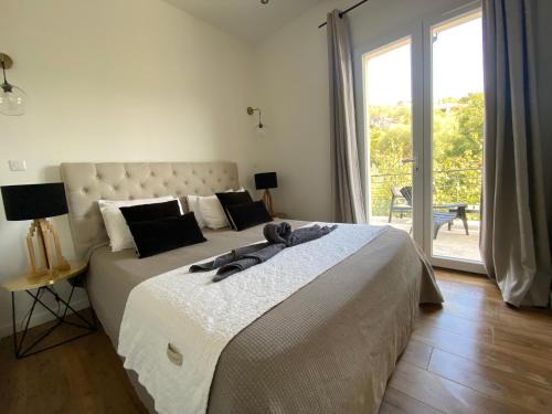 Bastia Apartment | HOME SWEET HOME 2 pièces 42 m2 Chambre, salon, cuisine, grande terrasse, parking proche centre ville et mer