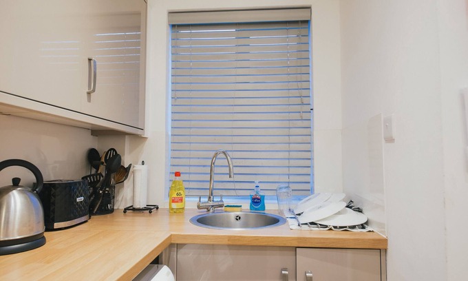 Cambridge Apartment | Home Sweet Home by Paymán Club