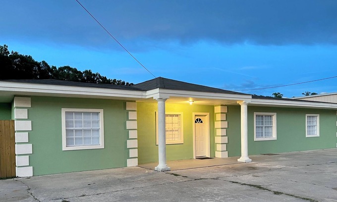New Iberia House | Home sweet home new Iberia. Pet friendly.