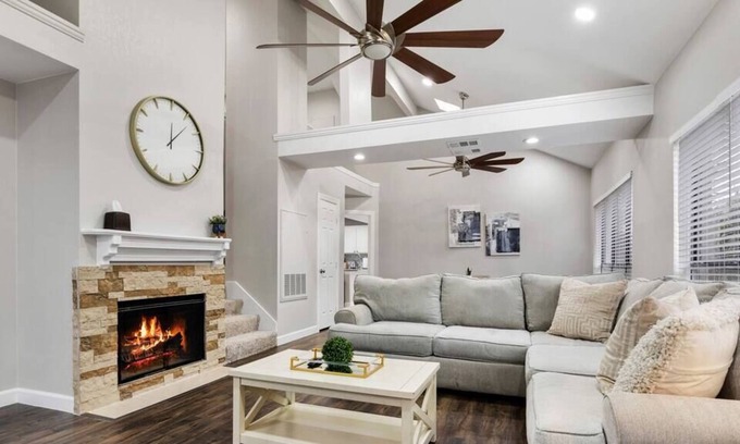 North Central Carrollton House | HOME SWEET HOME w/ Garage&Patio