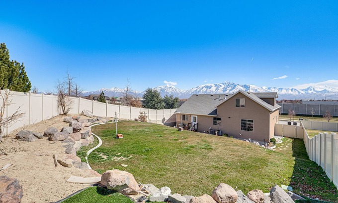 South Jordan Apartment | Home Theater & Patio: South Jordan Basement Unit