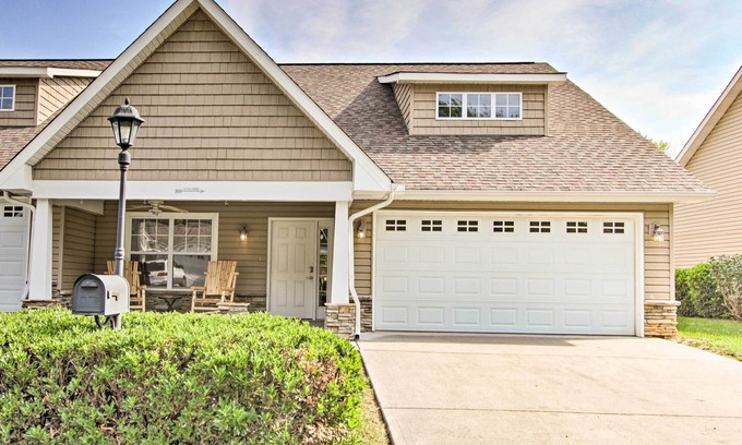 Pigeon Forge Cottage | Home w/Community Pool - 2 Miles to The Island!