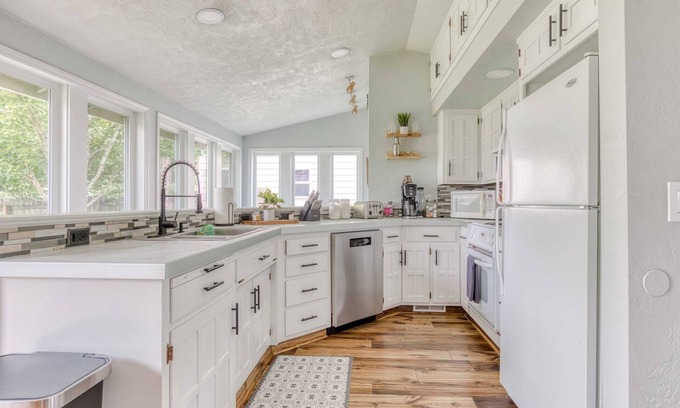 Monmouth House | Home w/Garden Play structure, Hot Tub, Fireplace, Monmouth Family Retreat