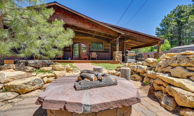 Mountainaire House | Home w/Jacuzzi: 10 Mi to NAU & Flagstaff!