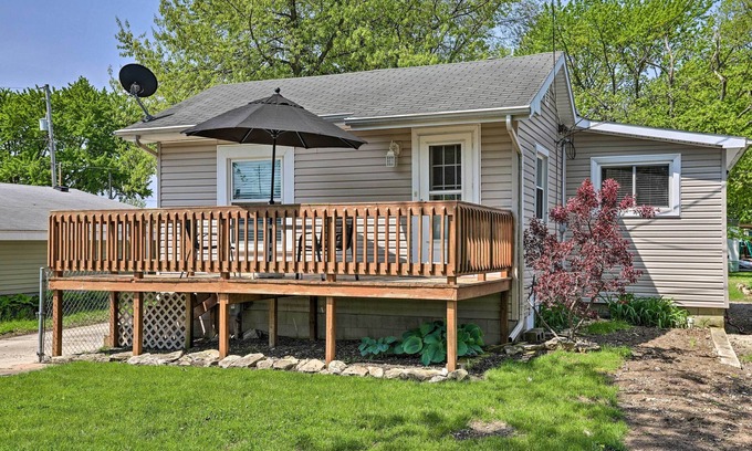 Port Clinton Cottage | Home w/Lake-View Deck by Camp Perry & Magee Marsh