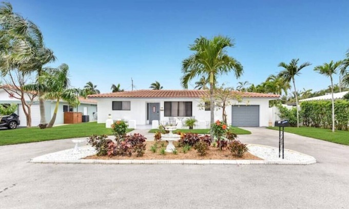 Harbor Village House | Home w/pool by PMI unit 2600